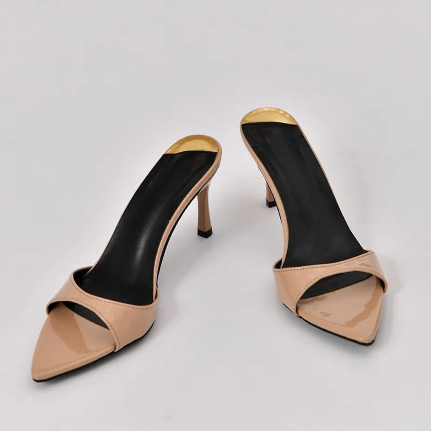 Celestia – Mules pointues en PU verni
