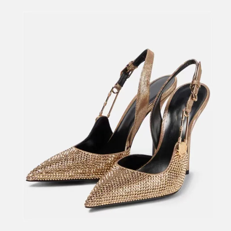 Astoria – Escarpins slingback à strass et détail doré