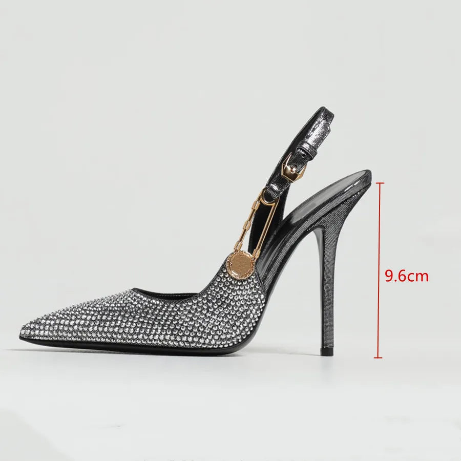 Astoria – Escarpins slingback à strass et détail doré