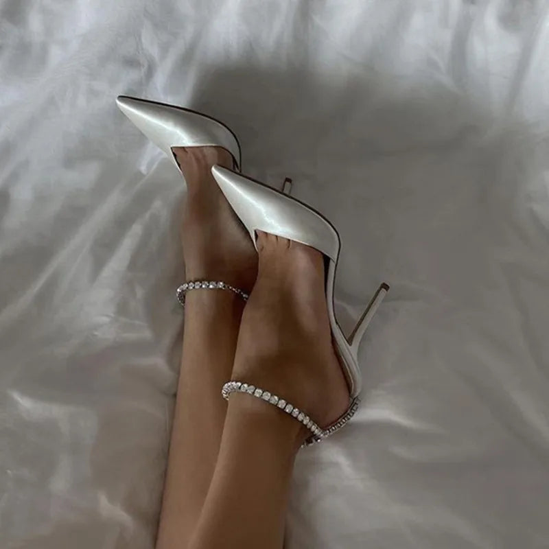 Seraphina – Escarpins Bijou Satin & Cristaux