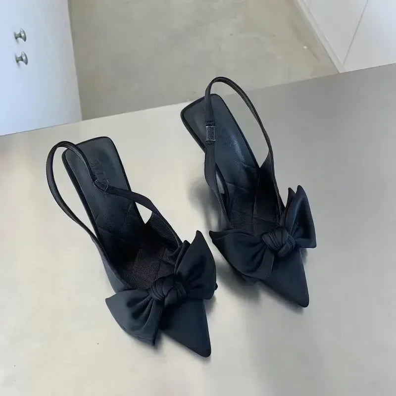 Liora – Slingbacks à nœud papillon raffiné